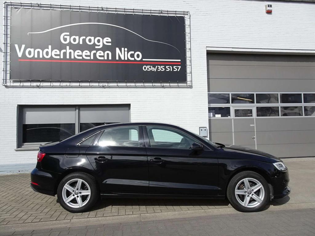 Audi A3 1.0TFSi 4d. XENON/LED,NAVI,CRUISE,PDC,BLUETH,AIRCO,A, Auto's, Audi, 4 deurs, Stof, Gebruikt, Zwart
