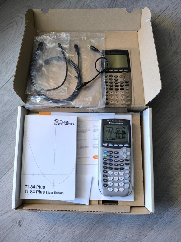 Calculatrice Ti 84 plus silver édition nouvelle jamais utili, Ophalen