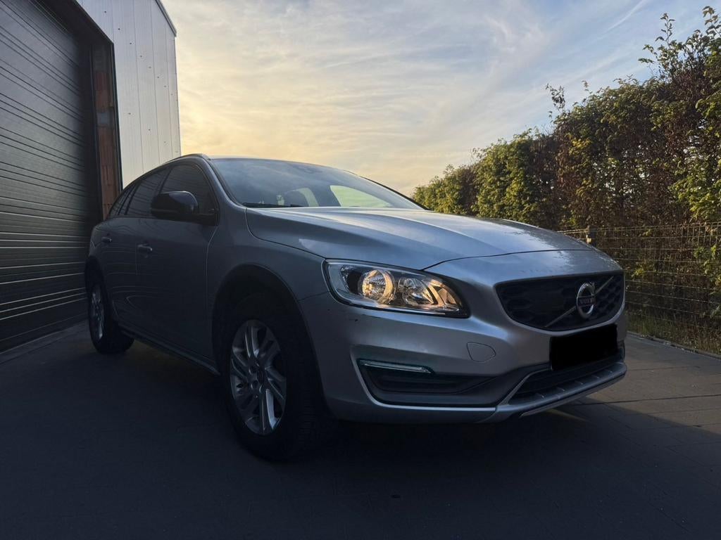 Volvo V60 Cross Country 2.0d - euro6b - HOMOLOGUÉ POUR LA VE, Autos, Volvo, Argent ou Gris, Boîte manuelle, Entretenue par le concessionnaire