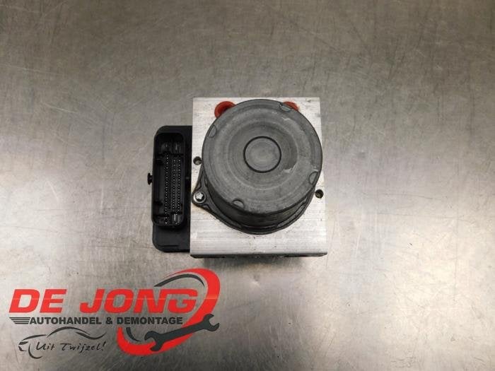 ABS Pomp van een Mercedes Sprinter, Gebruikt, -, Ophalen of Verzenden, -