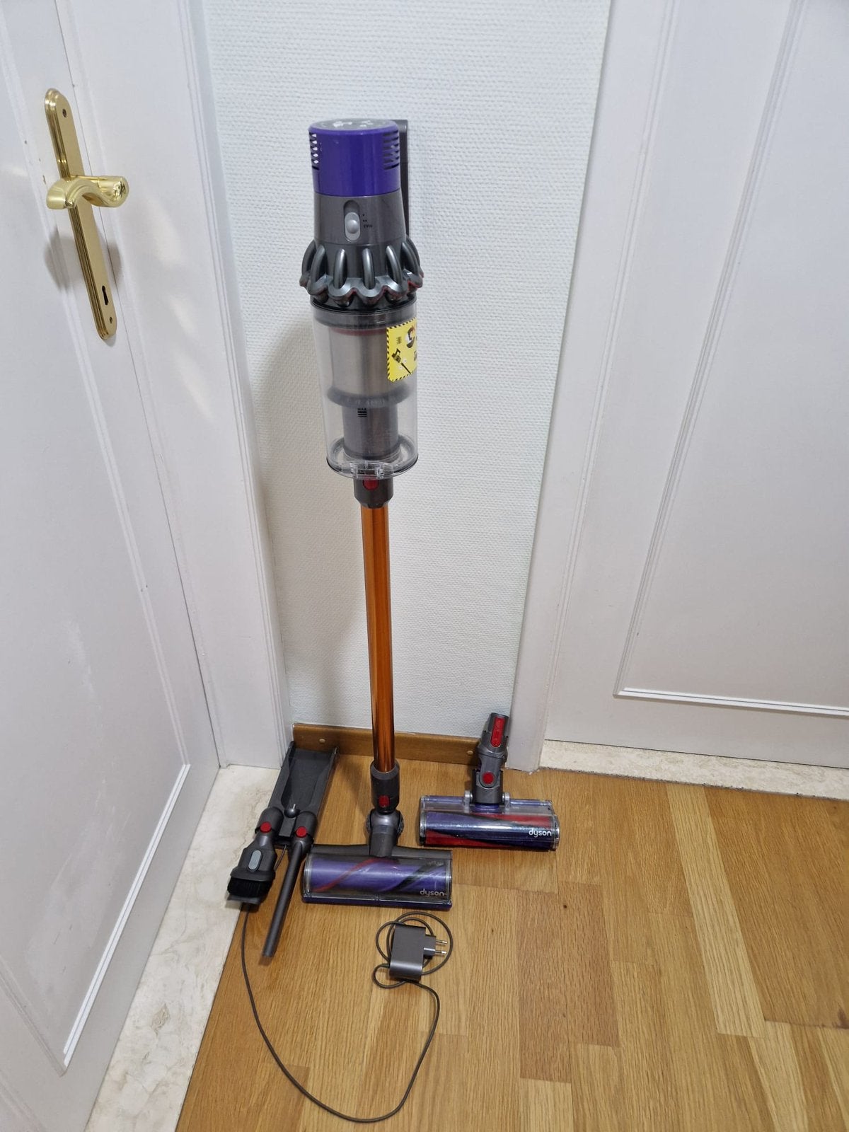Dyson V10 motorhead steelstofzuiger, Inclusief accessoires, Ophalen of Verzenden, Zo goed als nieuw, Dyson