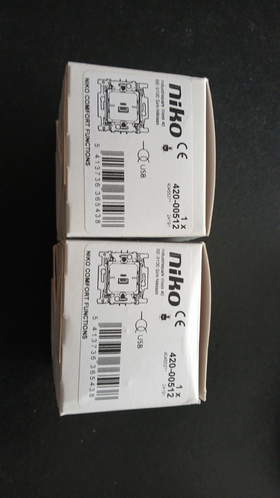 Niko usb-A et usb-C chargeur (jamais utilisé), Enlèvement
