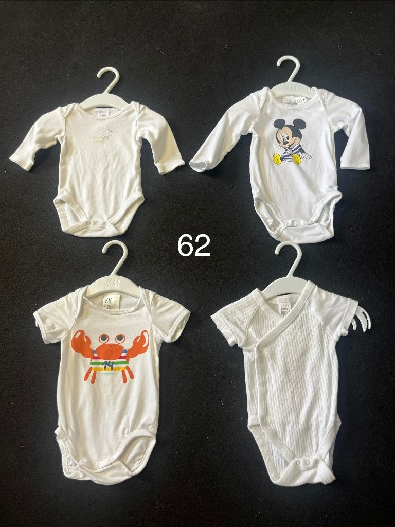 Rompertjes / bodytjes in verschillende maten, Enfants & Bébés, Vêtements de bébé | Packs de vêtements pour bébés, Enlèvement, Utilisé