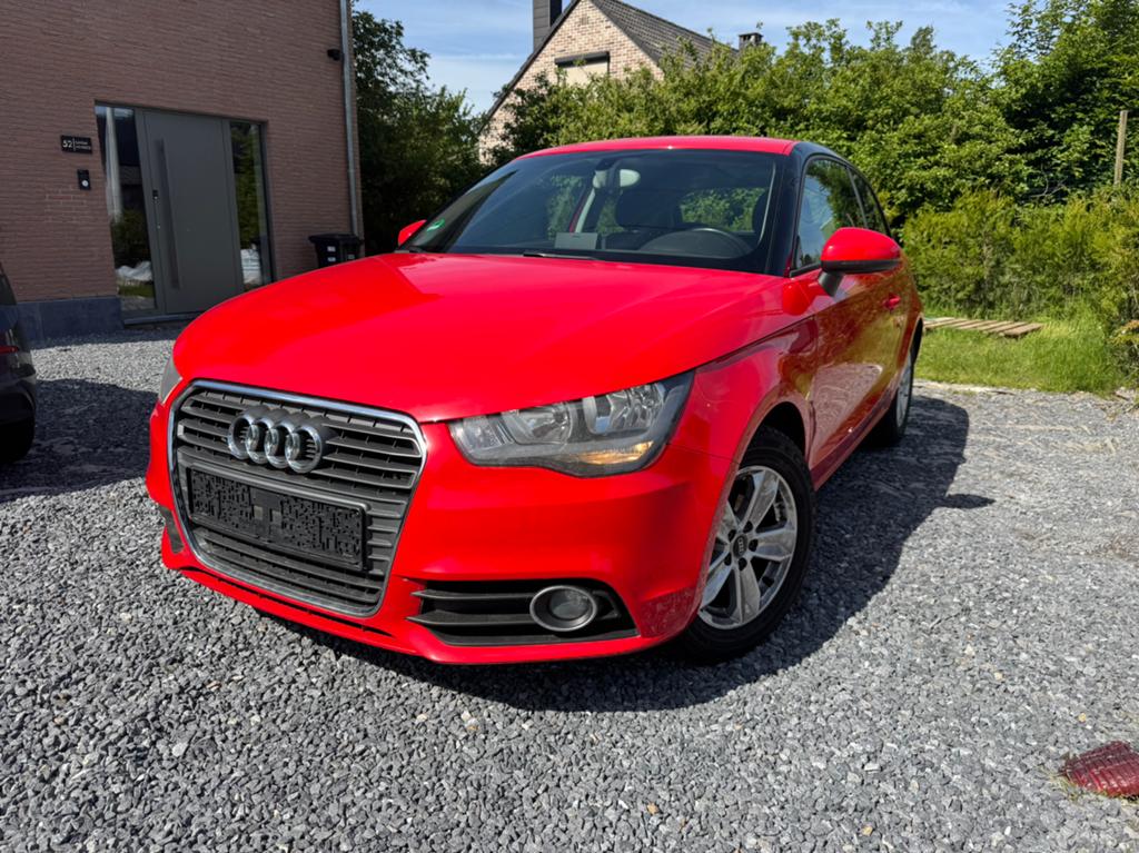 Audi a1 1.2 TFSI 2011 115.000 km, Auto's, Audi, Euro 5, Stof, A1, Zwart