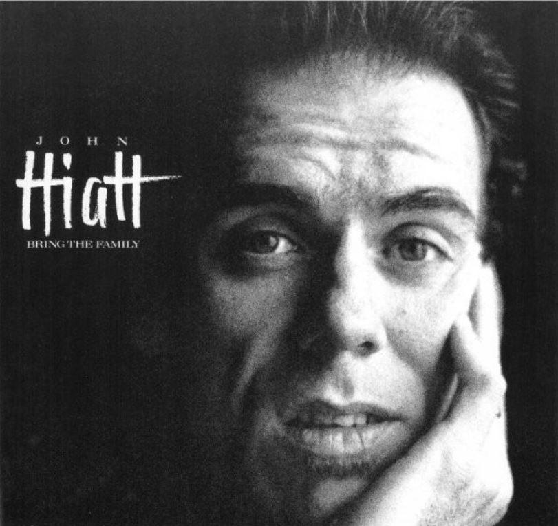 lp: JOHN HIATT - BRING THE FAMILY - bied vannaf 5€, Ophalen of Verzenden, Gebruikt, 12 inch, Poprock