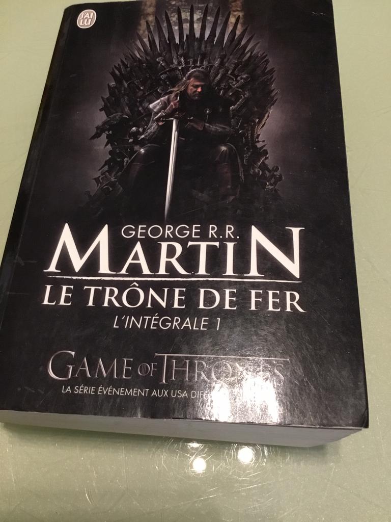 Livre Le trône de fer, Ophalen of Verzenden, Gelezen