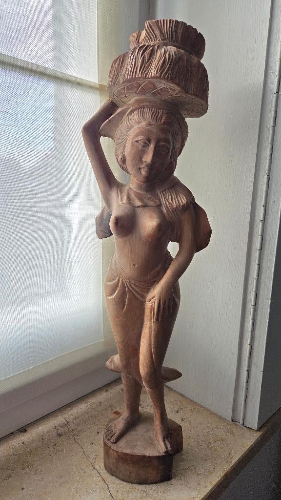 Balinees Houtsnijwerk - Handgesneden vrouw met mand (30 cm), Ophalen, Houtsnijwerk, 20 - 50 cm, Hout