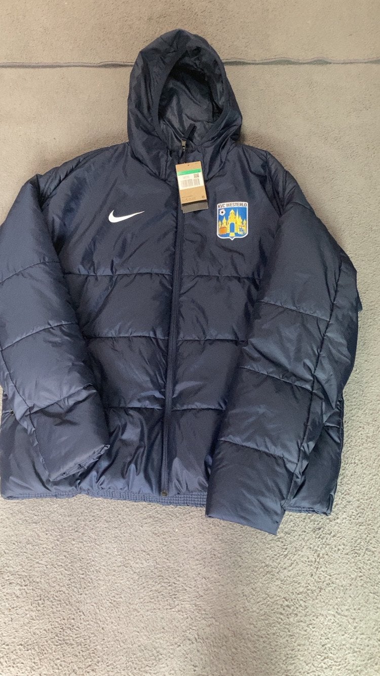 Veste KVC Westerlo Niks, Enlèvement, Neuf, Taille 56/58 (XL), Bleu
