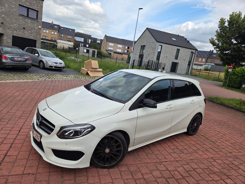 mercedes benz B200 d, Auto's, Monovolume, 4 cilinders, Alcantara, Wit