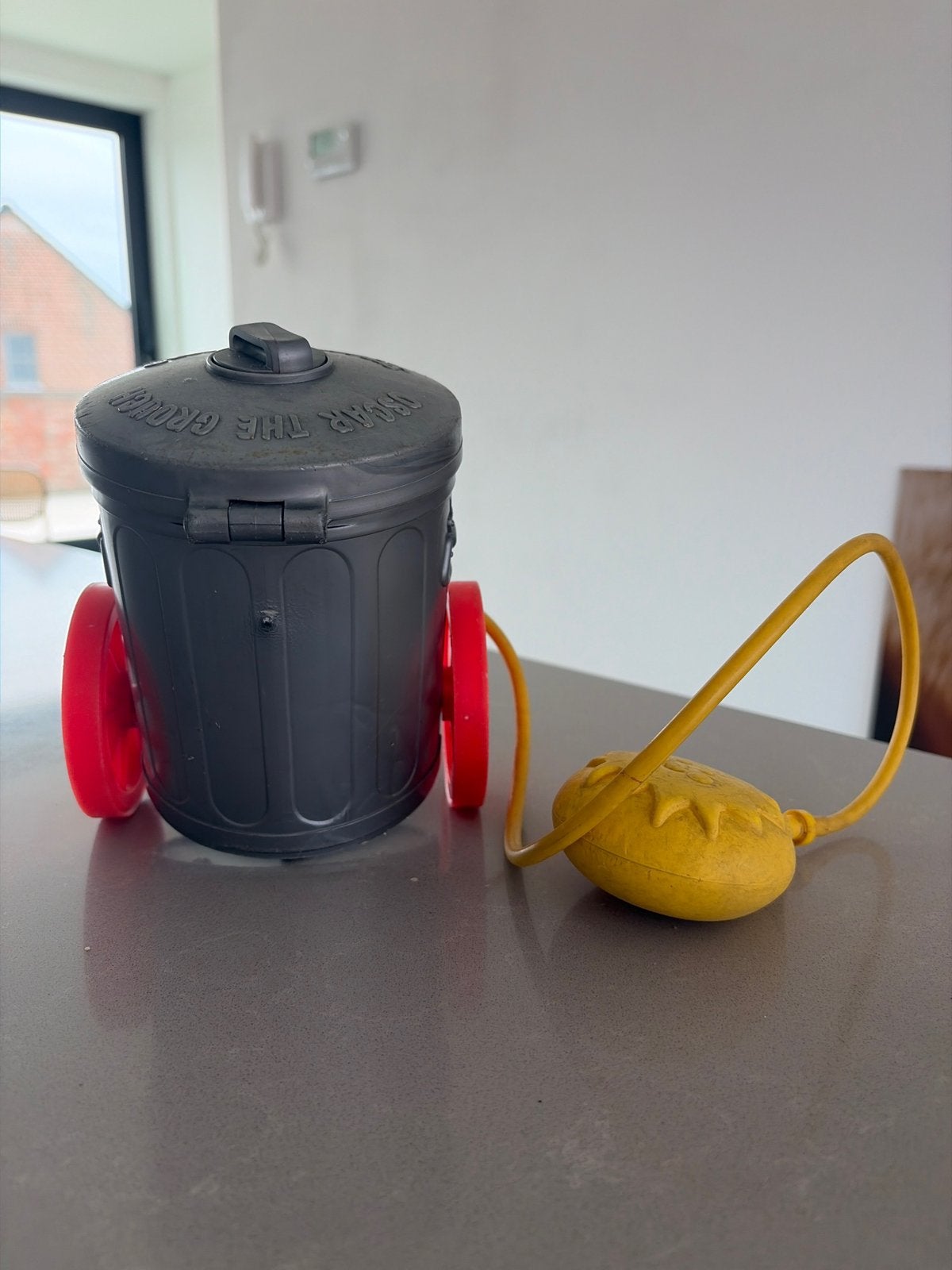 Vintage Fisher-Price Sesamstraat Oscar InZijnVuilnisbak 1977, Enlèvement ou Envoi