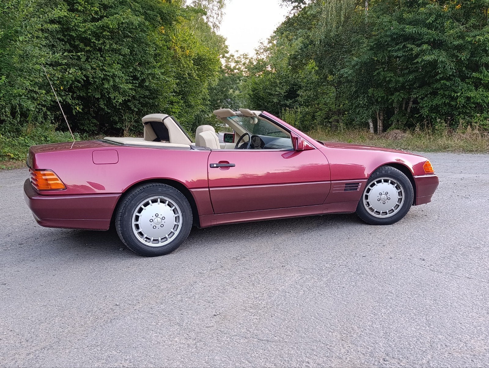 Mercedes-Benz 300 SL cabriolet R129 uit 1989, foto 6