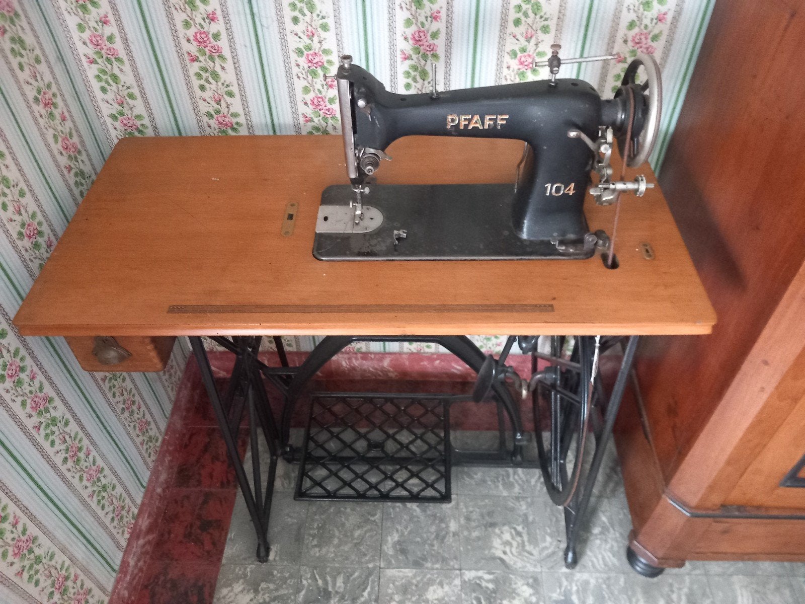 Pfaff naaimachine, Antiek en Kunst, Antiek | Naaimachines, Ophalen
