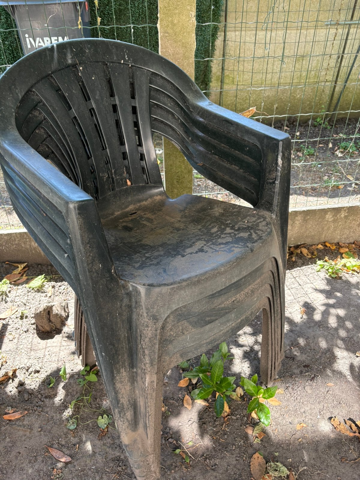 Tuinstoel + tafel, Ophalen, Zo goed als nieuw