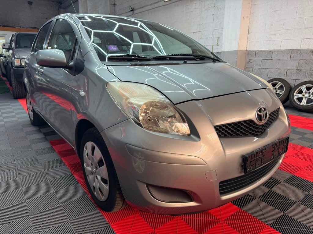 Toyota Yaris 2011, Autos, Argent ou Gris, Achat, Boîte manuelle, 5 portes