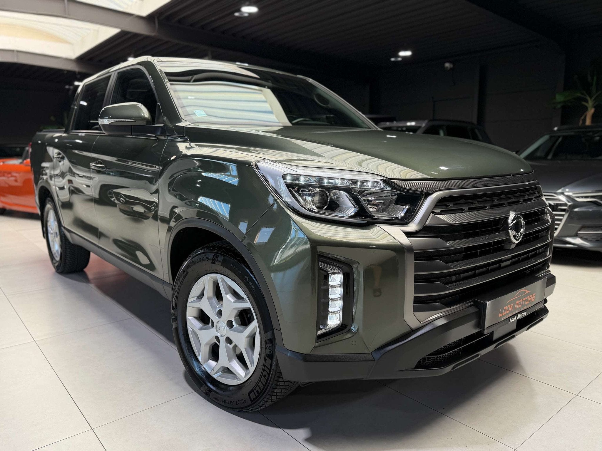 SsangYong Musso 2.2 TURBO 202CV e-XDI 4WD TVAC BOITE AUTO FU, Auto's, SsangYong, Automaat, 4 deurs, 2157 cc, Gebruikt