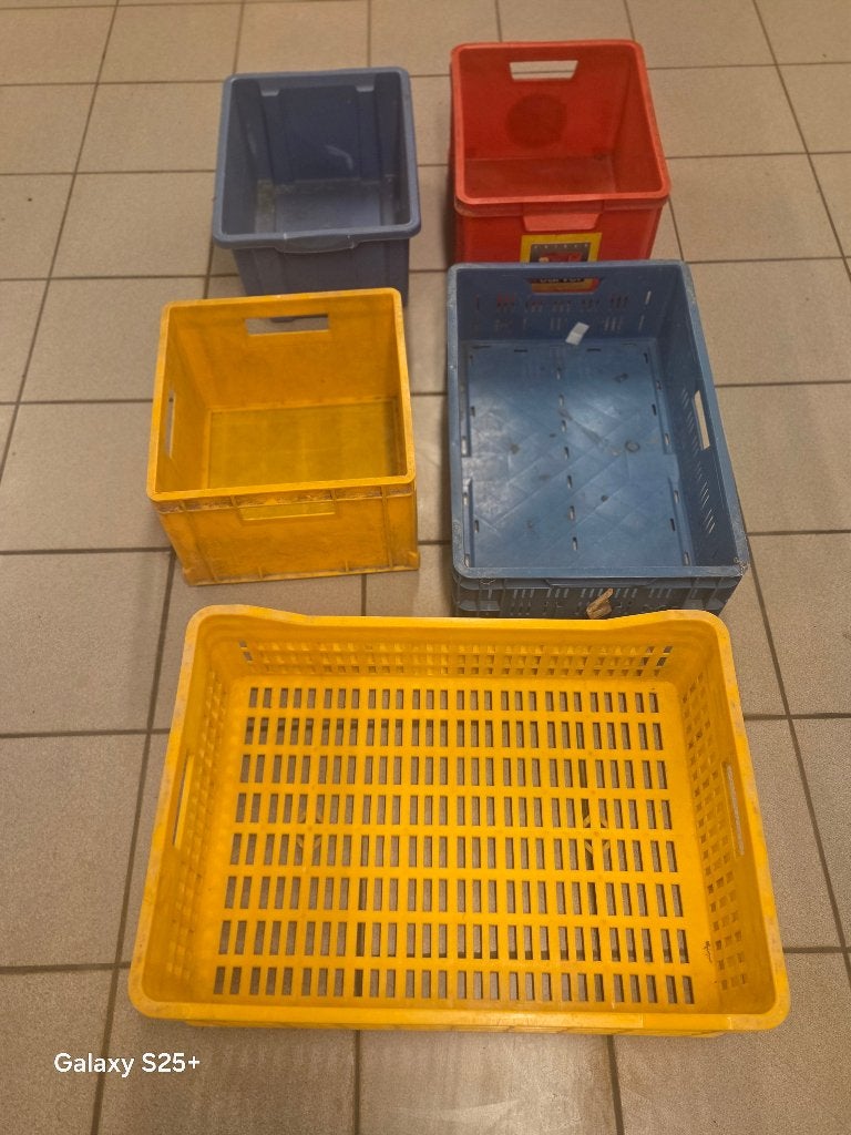 Lot de 5 bacs plastiques de différents formats, Enlèvement, Utilisé, Casier