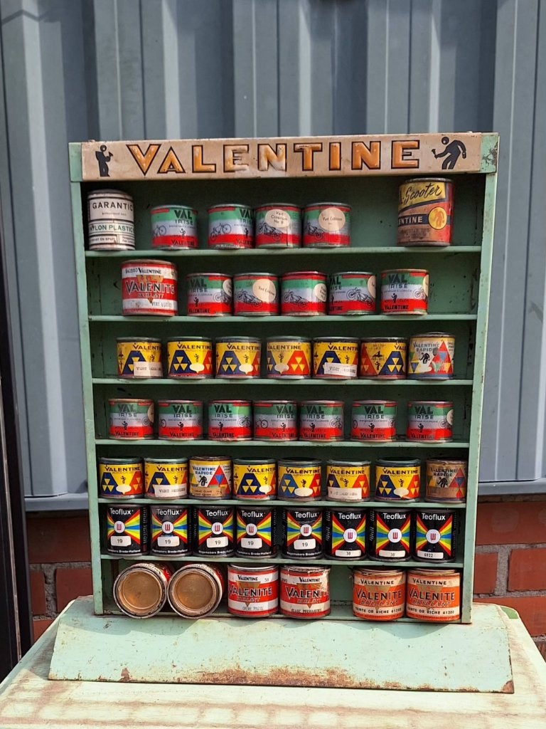 Display incl. 48 verfblikjes Valentine, uit 60'r/70'r jaren., Ophalen of Verzenden, Gebruikt, Verpakking
