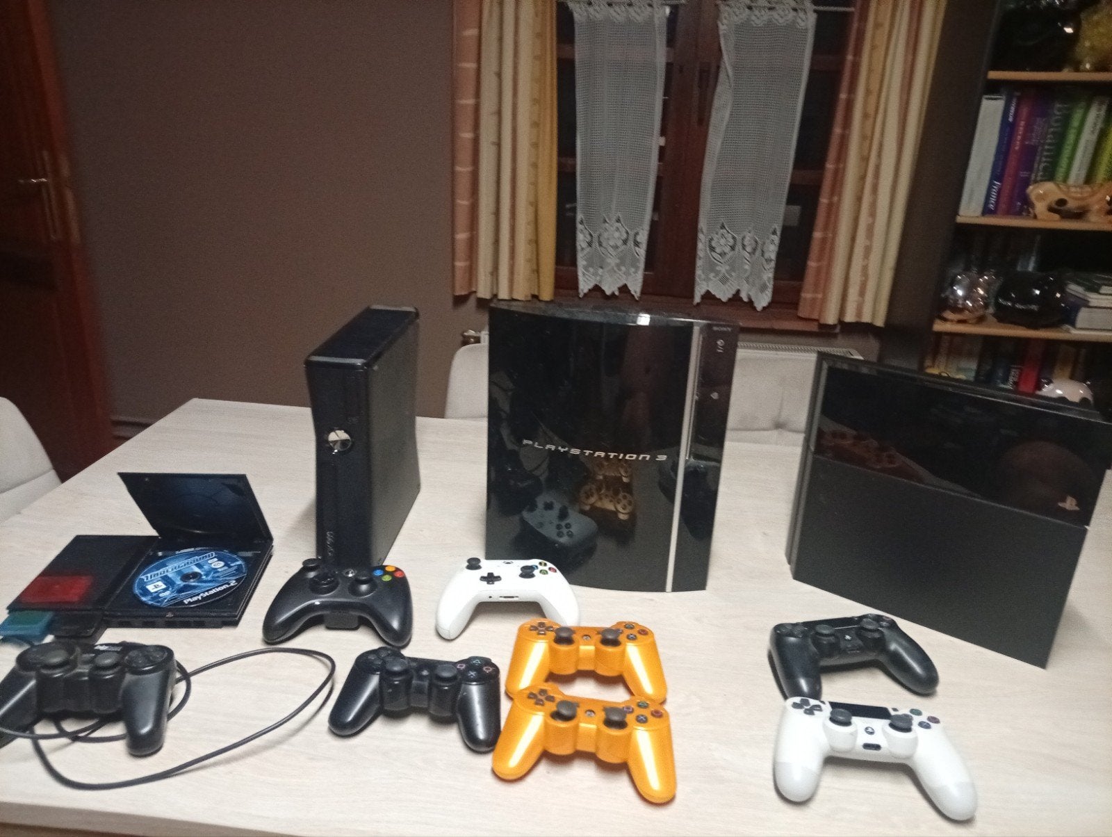 game consoles te koop, Ophalen, Zo goed als nieuw, Pro, Met 3 controllers of meer