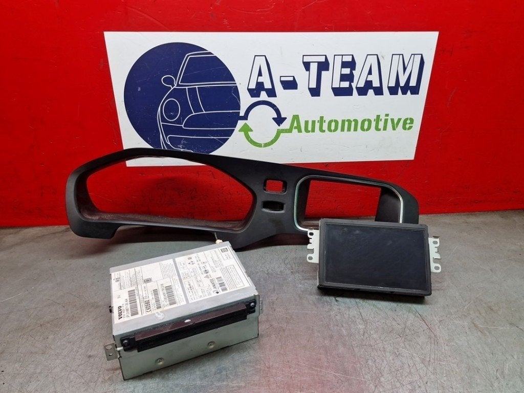 SYSTEME NAVIGATION GPS Volvo V40 (MV) (|31382906|31667135|), Info@volvocars.com, Volvo Car Germany GmbH, Siegburger Straße 229
50679  Köln, DE