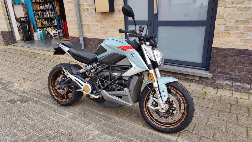Zero SR-F  ZF 15.6  113 HP 1 jaar garantie op de batteri, Vélos & Vélomoteurs, Mini Bikes, Midi Bikes & Pit Bikes, Comme neuf