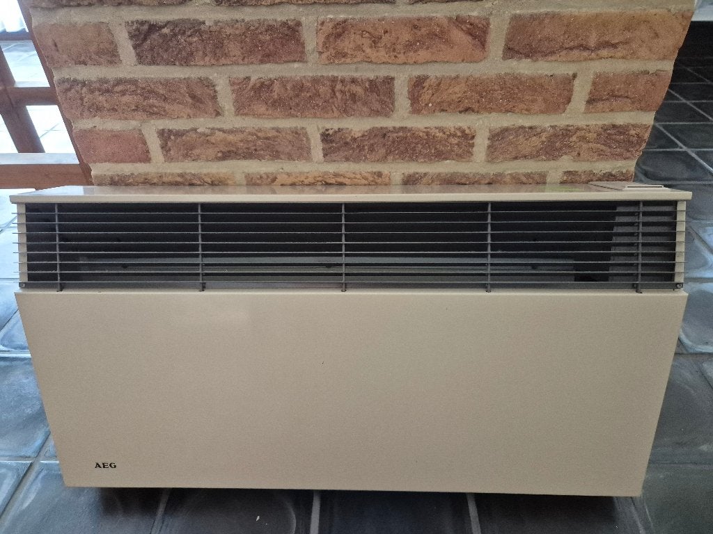 AEG elektrische verwarmingstoestellen met thermostaat+frame, 30 tot 80 cm, Gebruikt, 60 tot 150 cm, 800 watt of meer