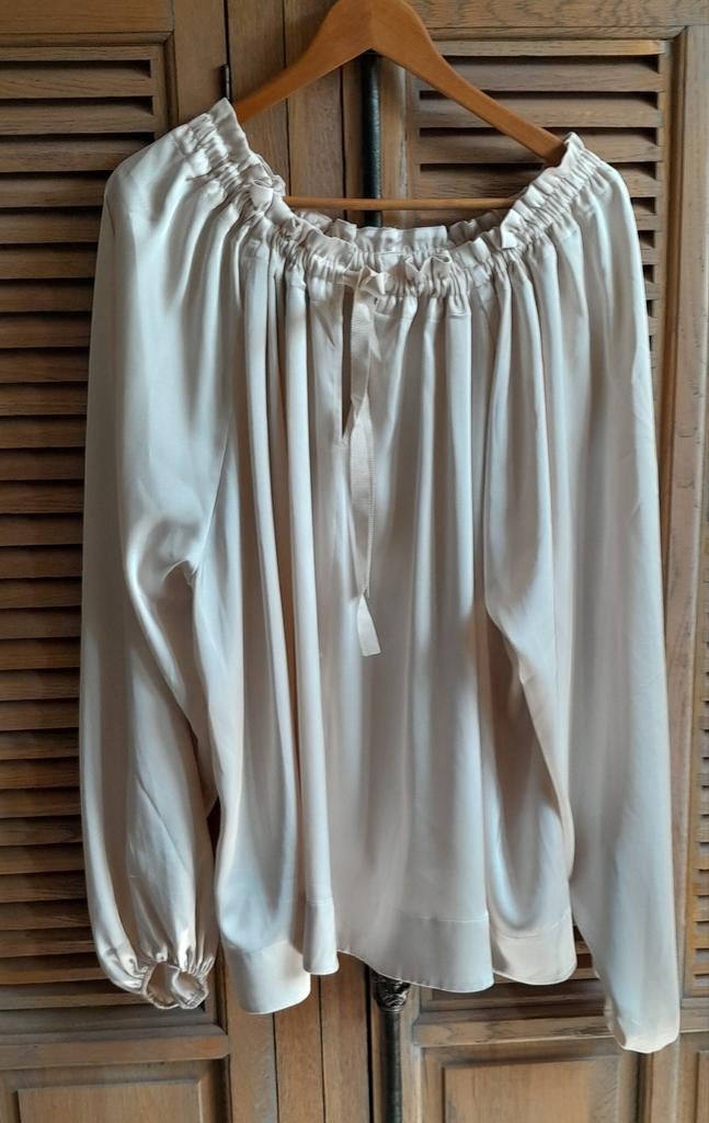 Prachtige satijnen blouse X.L.H&M., Kleding | Dames, Grote Maten, H&M, Ophalen of Verzenden, Nieuw, Blouse of Tuniek