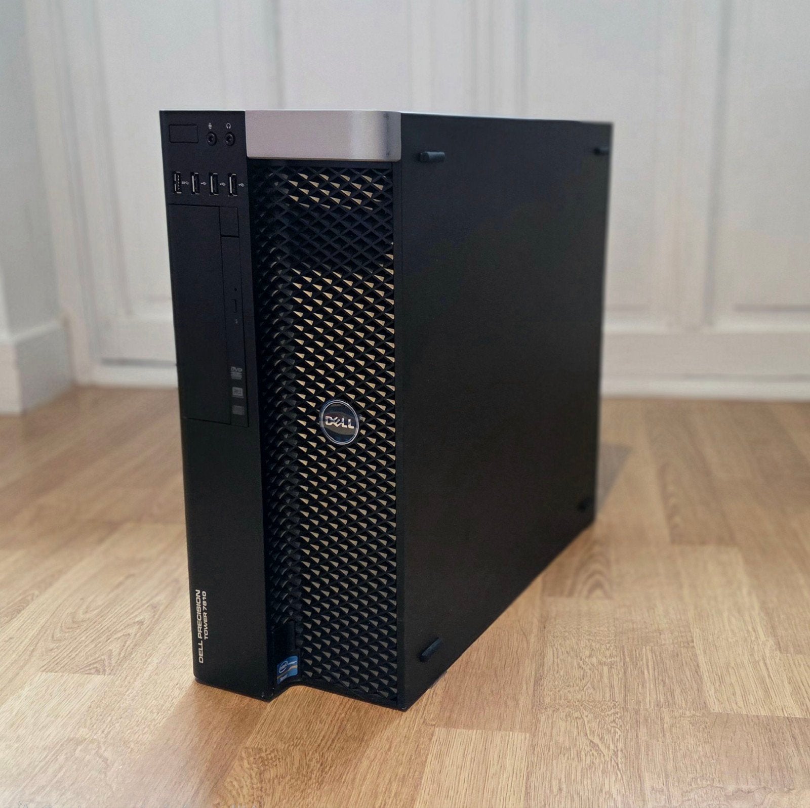 DELL Precision T7810-Dual Xeon(2x2.4Ghz)-32GB Ram-120GB SSD, 32 GB, Intel Xeon, 4 Ghz ou plus, Enlèvement