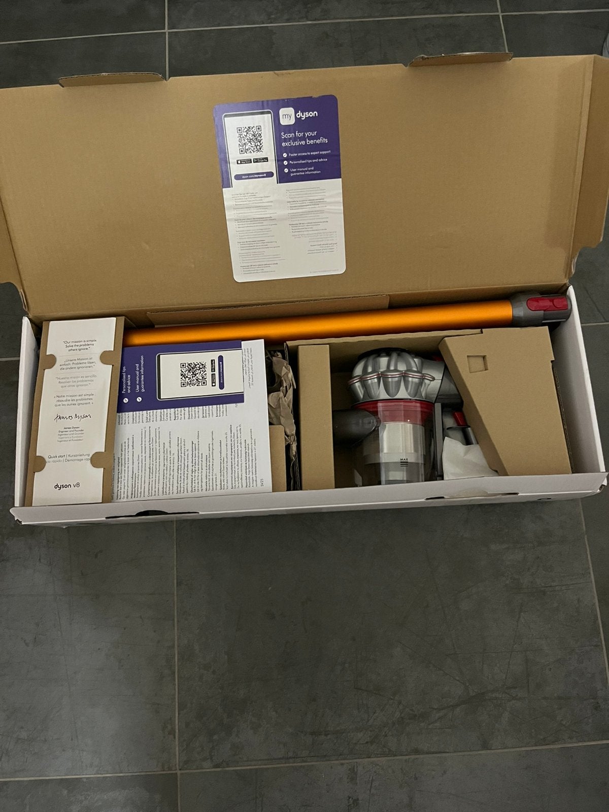 Aspirateur Dyson V8 NEUF, Enlèvement ou Envoi