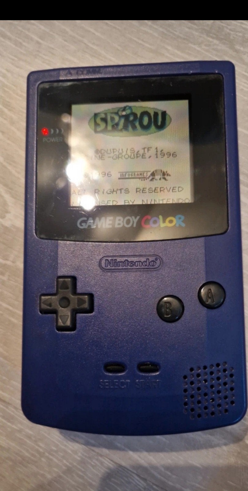 Game boy color grape + game spirou, Games en Spelcomputers, Spelcomputers | Nintendo Game Boy, Ophalen, Zo goed als nieuw, Game Boy Color
