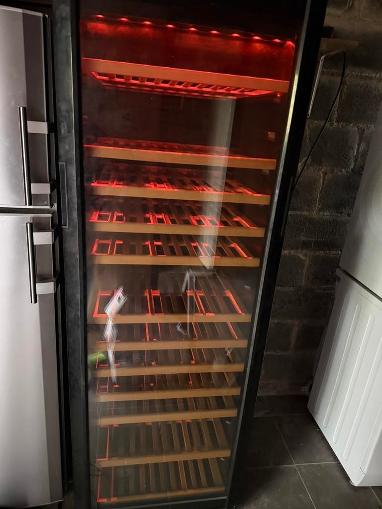 Réfrigérateur à vin professionnel avec étagères en bois, Enlèvement ou Envoi, Comme neuf