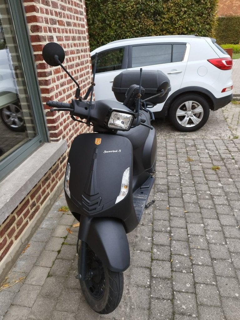 scooter Lasouris Sourini S 45 km/u rijd en remt perfect, Fietsen en Brommers, Ophalen, Zo goed als nieuw, Benzine