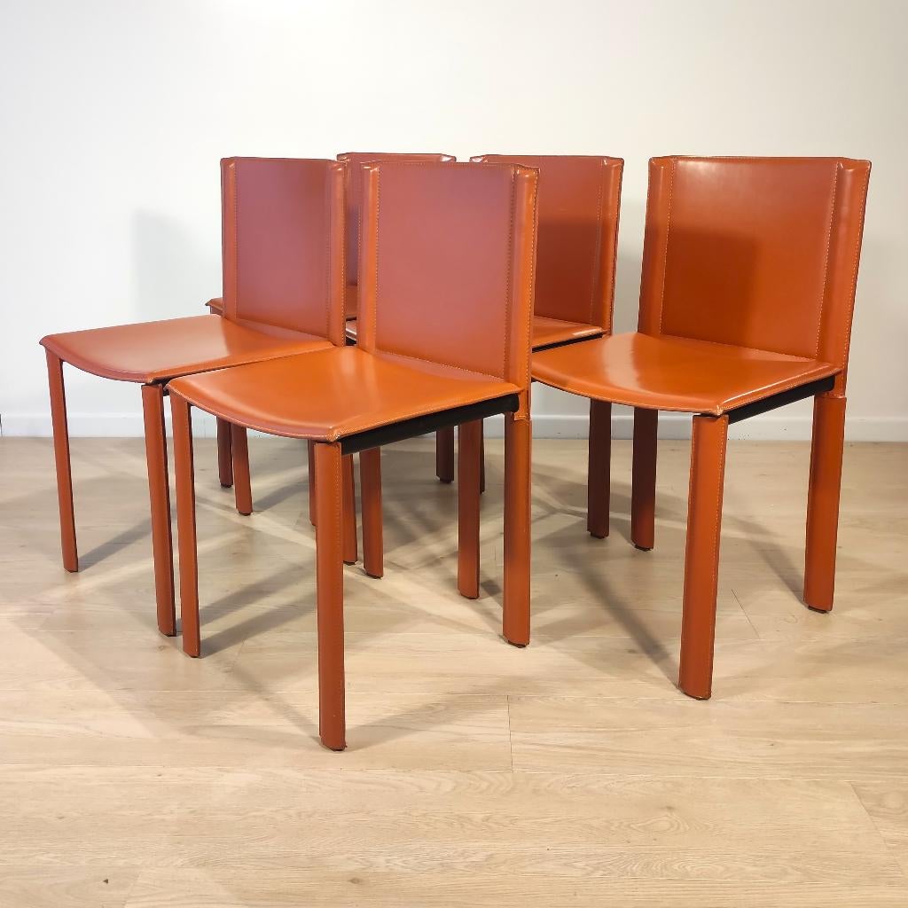 5 chaises de salle à manger vintage en cuir italien, Enlèvement