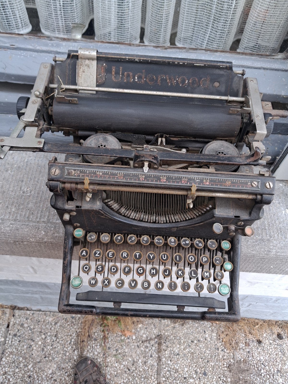 Antieke schrijfmachine op te frissen, Ophalen