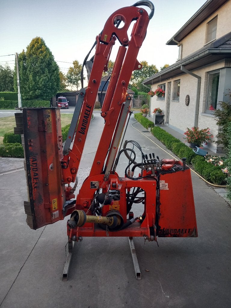 armklepelmaaier, Enlèvement, Autre