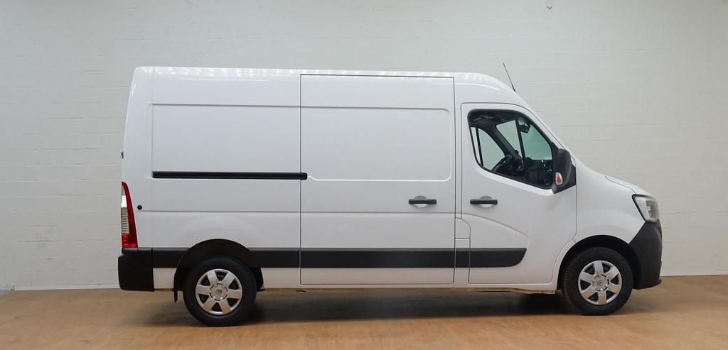 Renault Master L2H2 Blue dCi 135 - 3.5T Confort, Auto's, Voorwielaandrijving, Gebruikt, Zwart, 4 cilinders