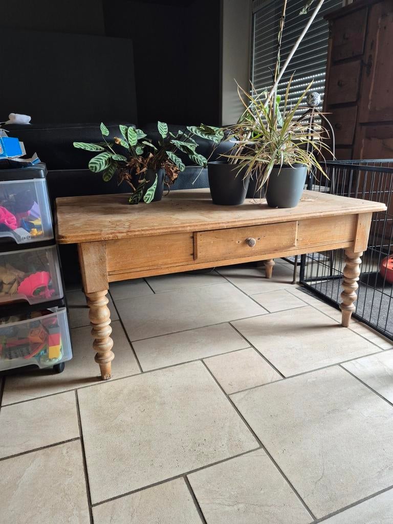 Oude grenen salontafel,  op te frissen, Huis en Inrichting, Ophalen