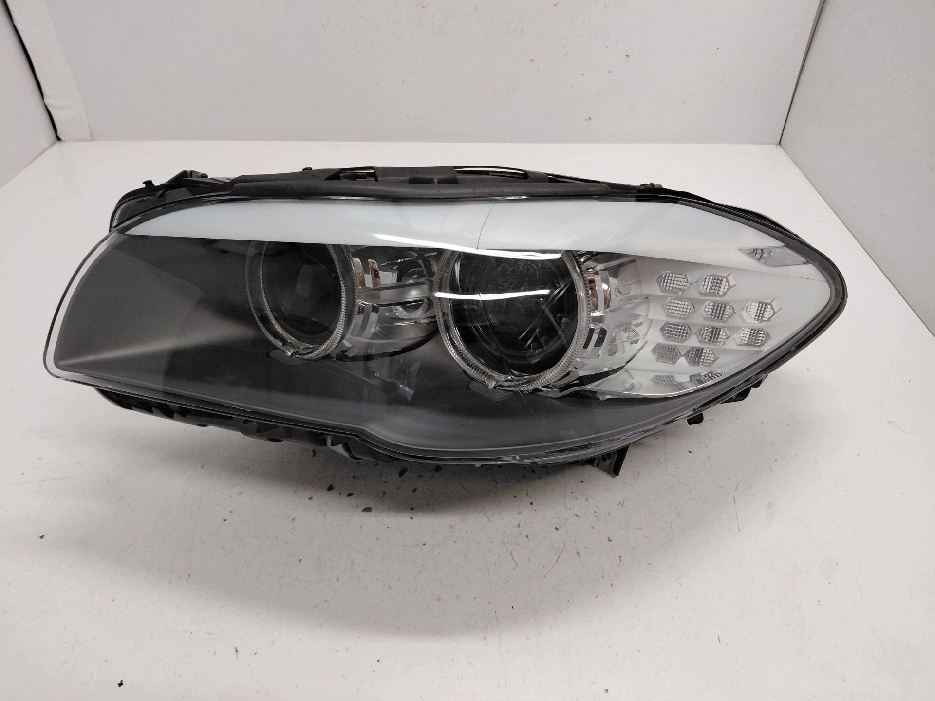 BMW F10 Achterlicht Links 7203245, Petuelring 130
80788  Munich, DE, Gebruikt, Info@bmw.de, BMW