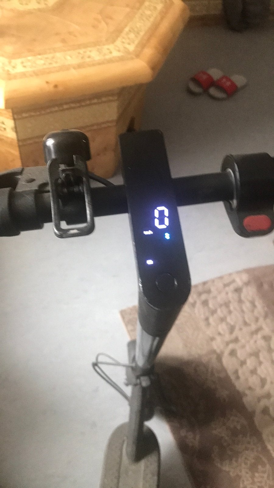 Trottinettes xiaomi à vendre avec chargeur part à du 25km, Zo goed als nieuw
