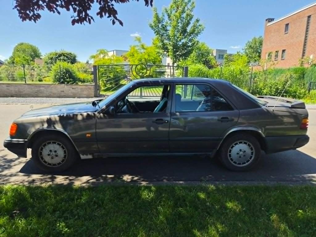 Mercedes 250D (Prête à immatriculer  ), Auto's, Oldtimers, Particulier, ABS, Adaptieve lichten, Airbags, Centrale vergrendeling