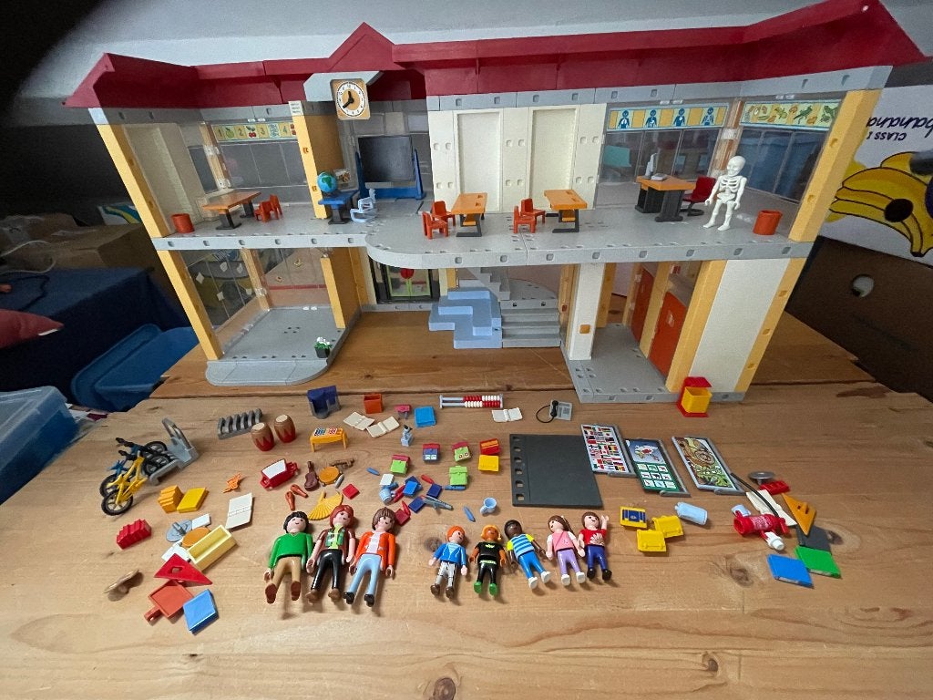 Playmobil school, Enfants & Bébés, Jouets | Playmobil, Enlèvement, Utilisé, Pièces détachées, Bâtiment