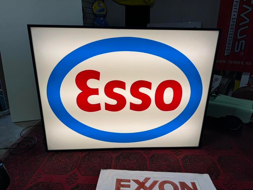 boîte à lumière publicitaire pour pompe à essence Esso, Collections, Enlèvement, Utilisé, Table lumineuse ou lampe (néon)