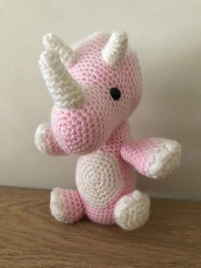 Nieuwe handgehaakte knuffel "Neushoorn" - 20cm (nr3785), Ophalen of Verzenden, Nieuw, Overige typen