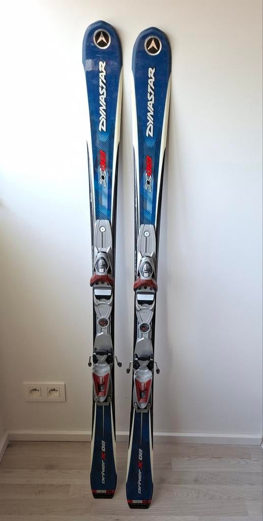 Ski Dynastar 148 cm avec fixation Look, Sports & Fitness, Enlèvement
