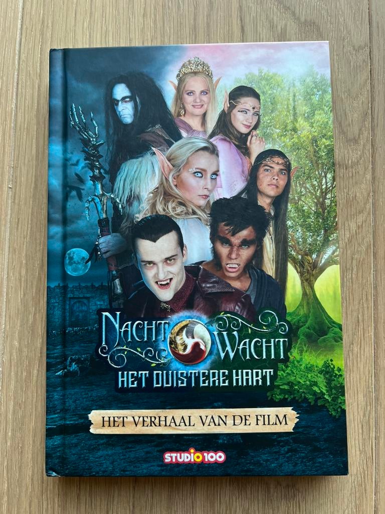 Boek Het Duistere Hart van de Nachtwacht van Studio 100, Ophalen of Verzenden, Zo goed als nieuw, Studio 100, Film- of Tv-bewerking