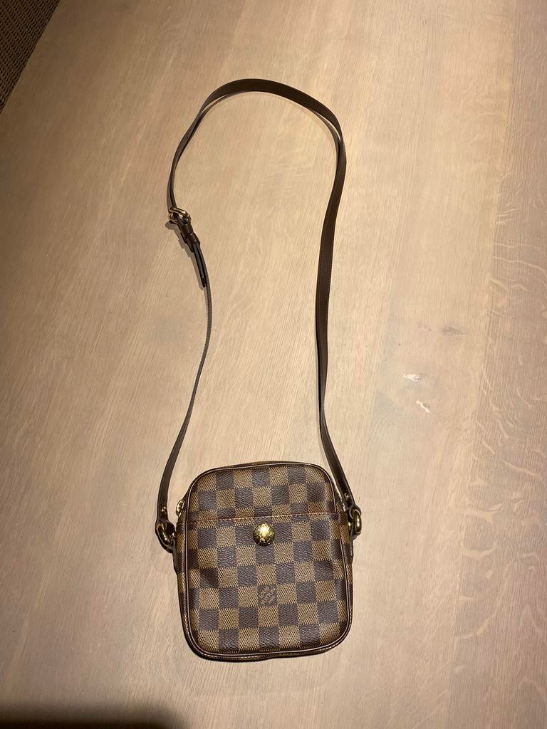 Louis Vuitton Crossbody, Handtassen en Accessoires, Tassen | Schoudertassen, Ophalen of Verzenden, Zo goed als nieuw