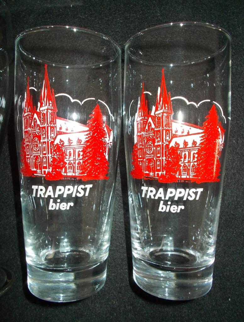 La Trappe TRAPPIST BIER - 2 verschillende oude glazen, Ophalen of Verzenden, Zo goed als nieuw, Glas of Glazen, La Trappe