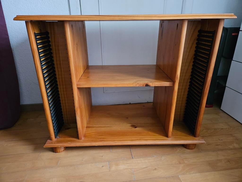 Tv meubel in massieve grenenhout, met DVD en CD opbergruimte, Huis en Inrichting, Kasten |Televisiemeubels, Ophalen, Gebruikt