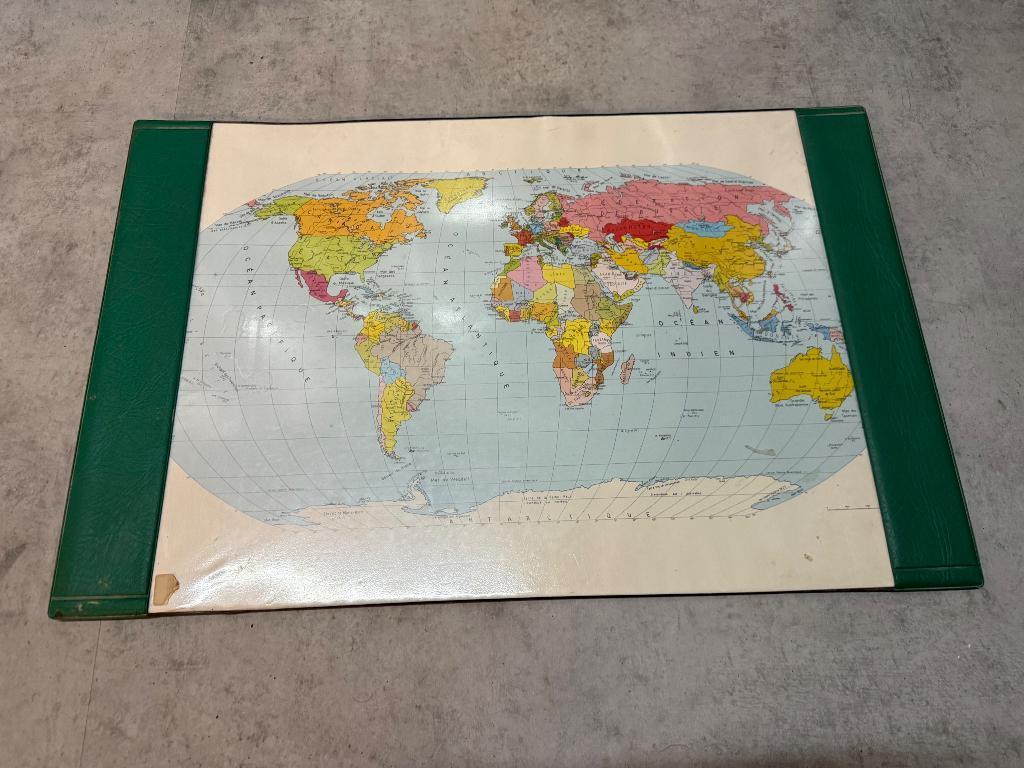 Sousmain de bureau carte du monde, Livres, Enlèvement ou Envoi, Utilisé, Monde, Autres types