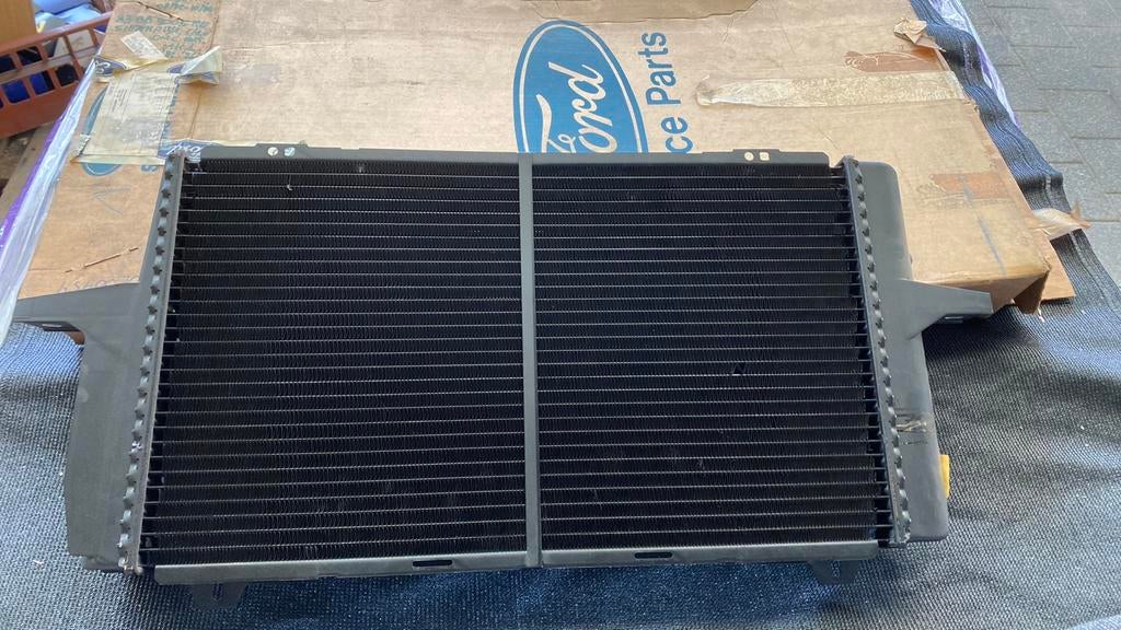 Radiator ford sierra 1 ohc automaat, Ophalen of Verzenden, Ford