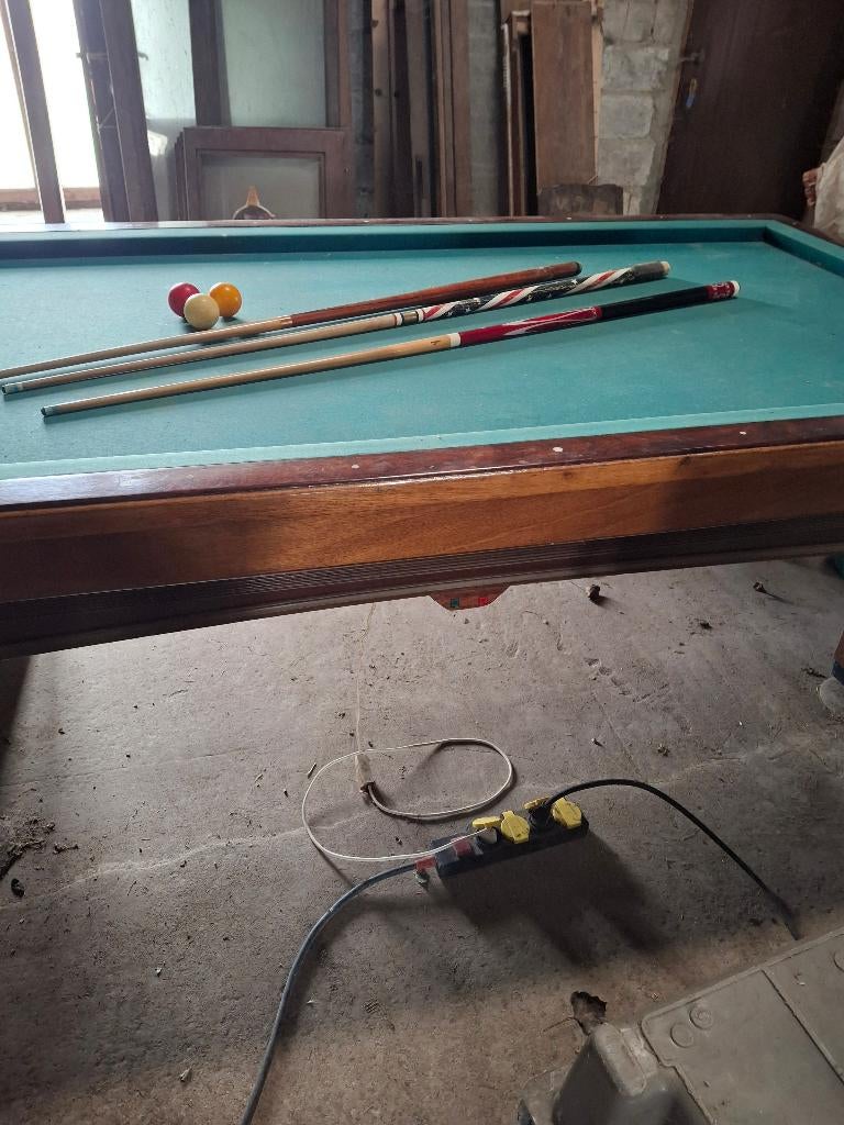 Verwarmde drieband biljart + 3 keu's en 3 ballen, Enlèvement, Utilisé